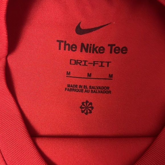Red Nike DriFit Tshirt boys Med - Picture 2 of 3